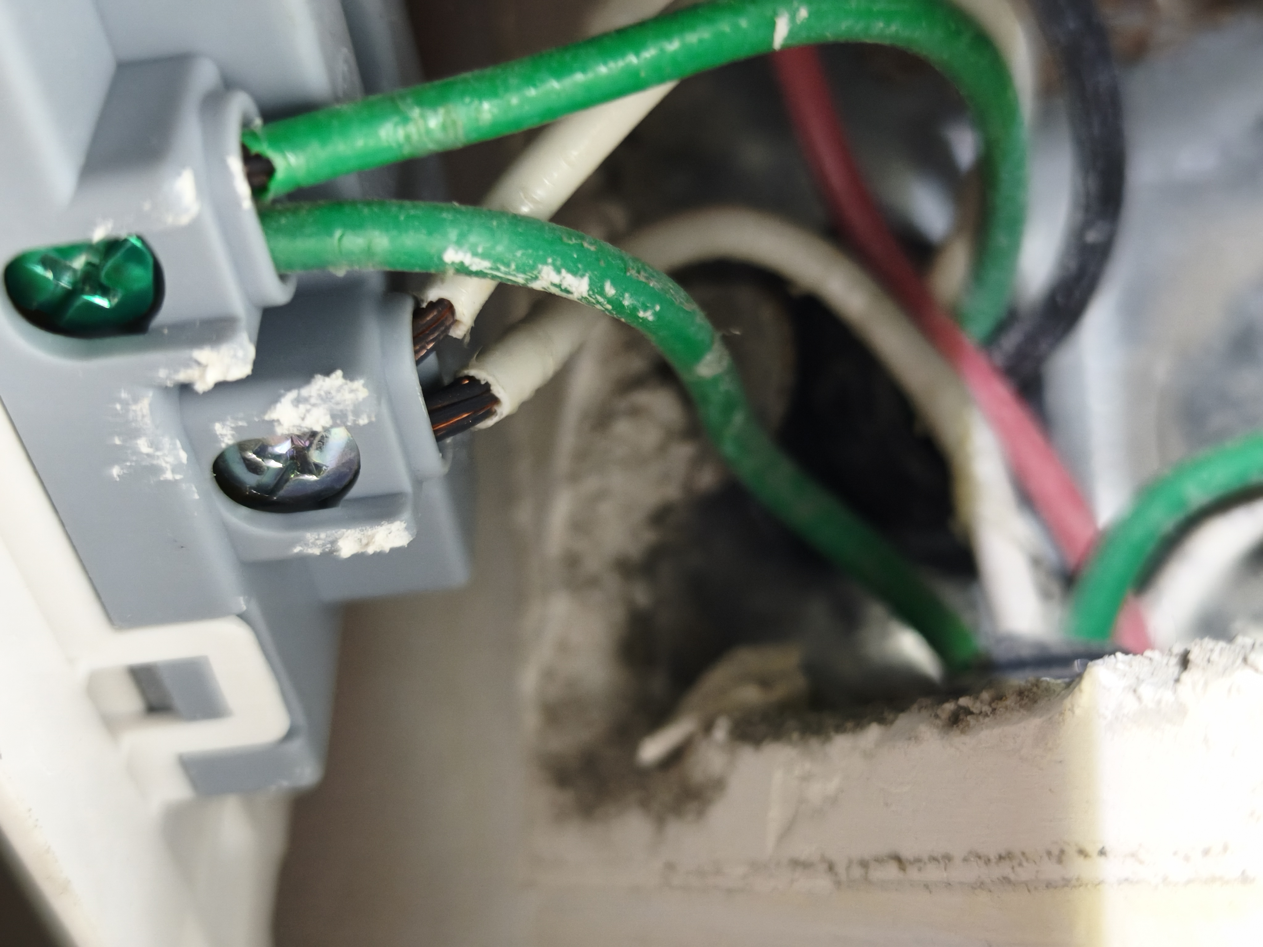 ¿Por qué se dispara el breaker? 7 causas y cuándo llamar a un electricista 1